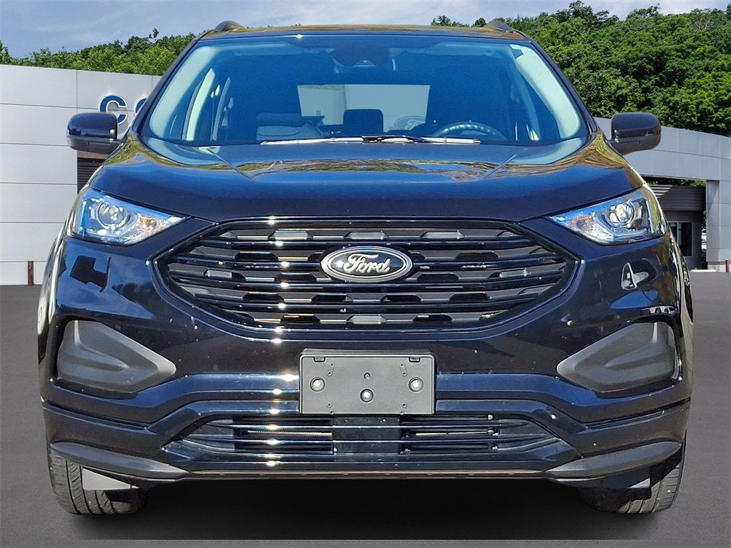 Certified 2022 Ford Edge SE w/ Black Appearance Package image 2