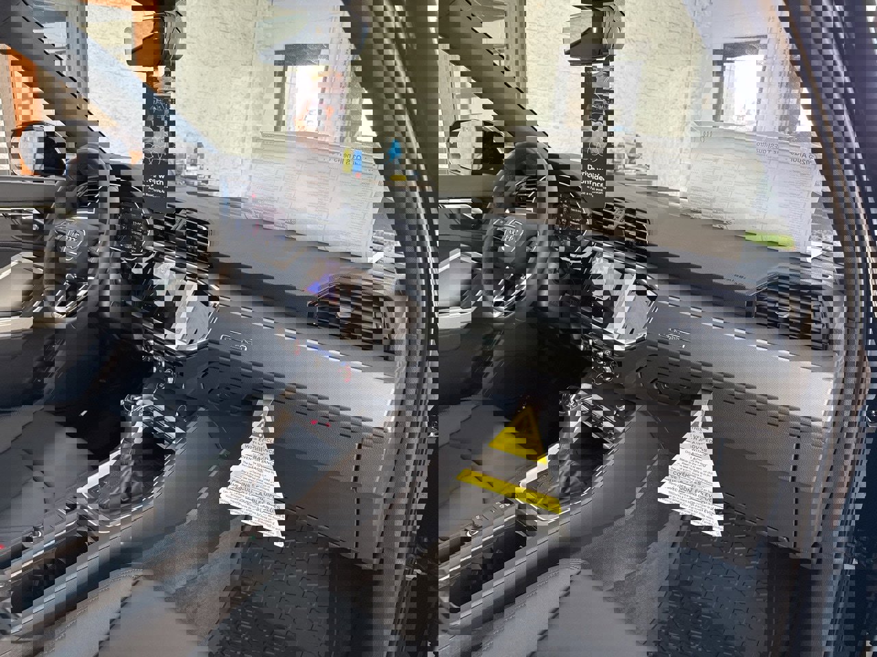 New 2025 Audi Q3 2.0T Premium image 51