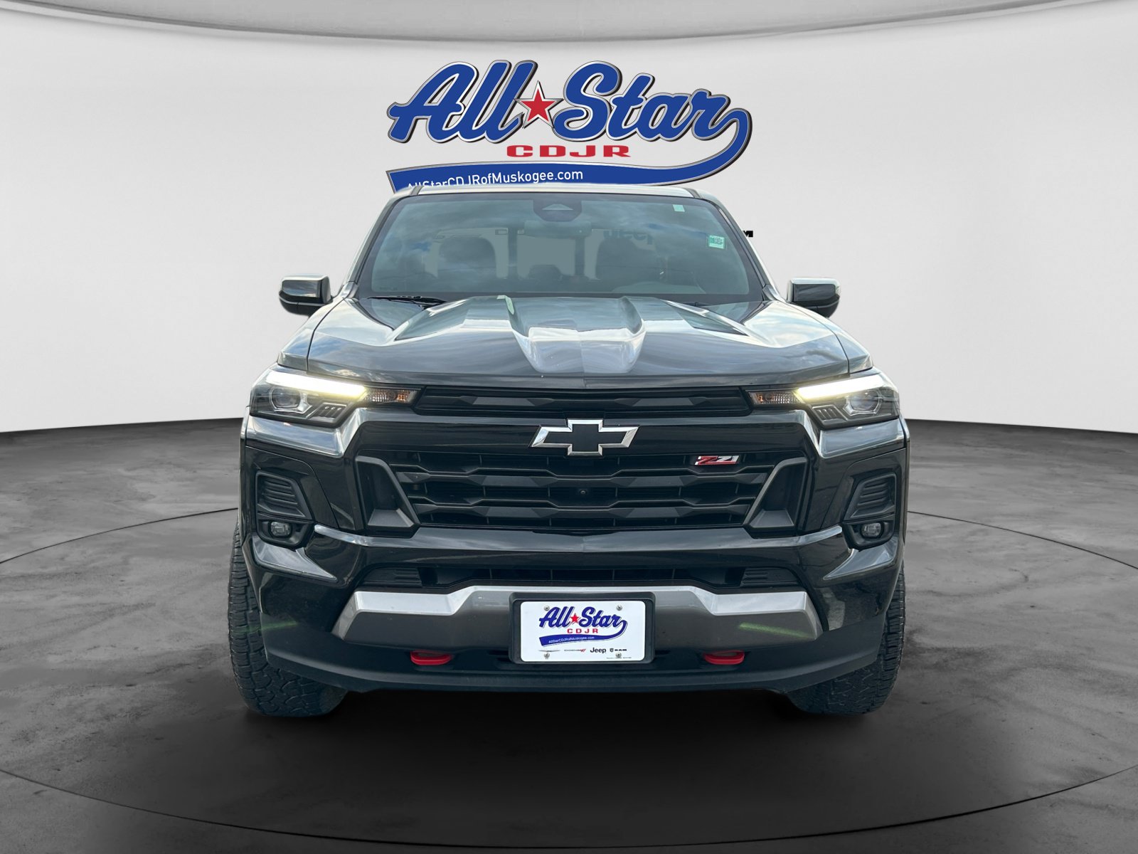Used 2024 Chevrolet Colorado Z71 w/ Z71 Convenience Package 2 AWD/4WD image 2