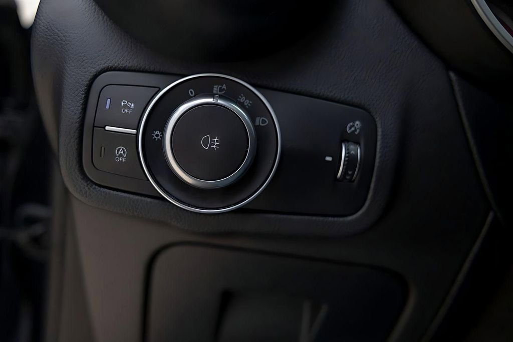 Used 2023 Alfa Romeo Stelvio Quadrifoglio AWD/4WD image 48