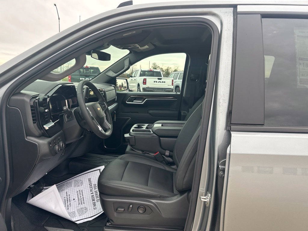 New 2026 Chevrolet Silverado 1500 LT w/ Leather Package AWD/4WD image 10