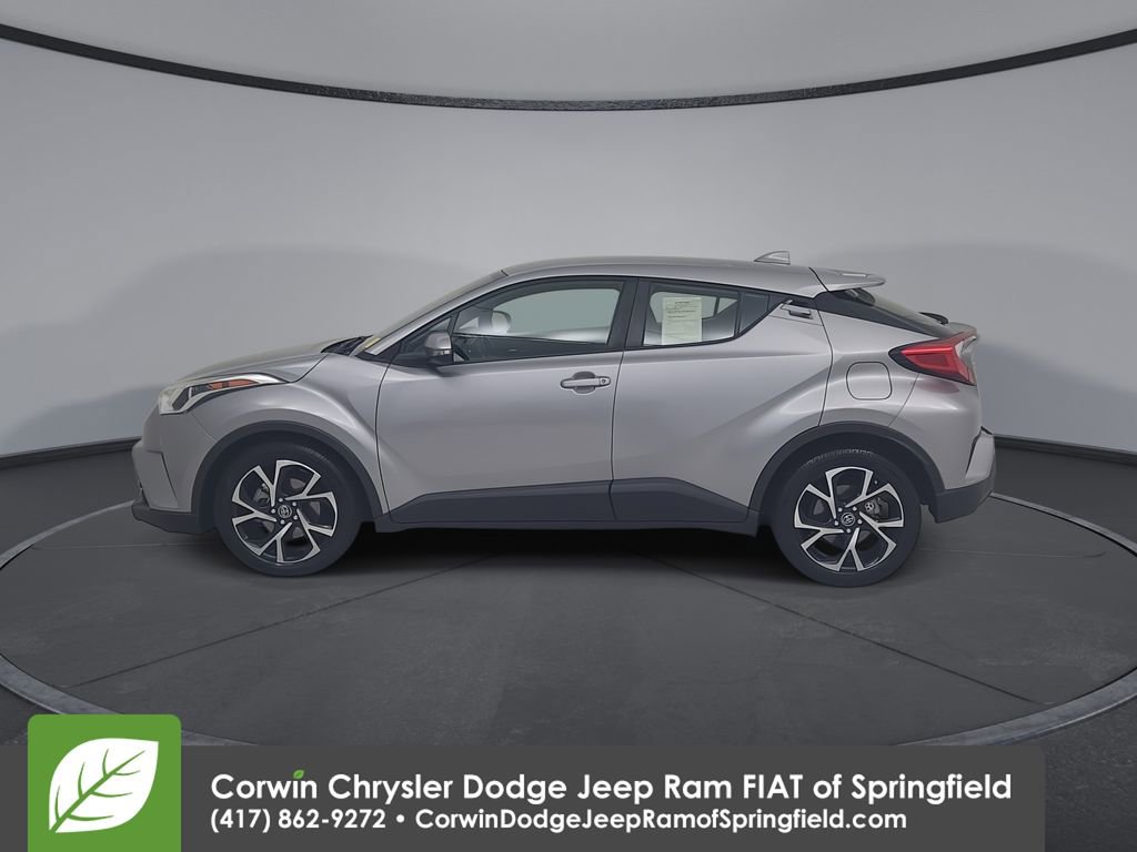 Used 2019 Toyota C-HR XLE FWD image 9