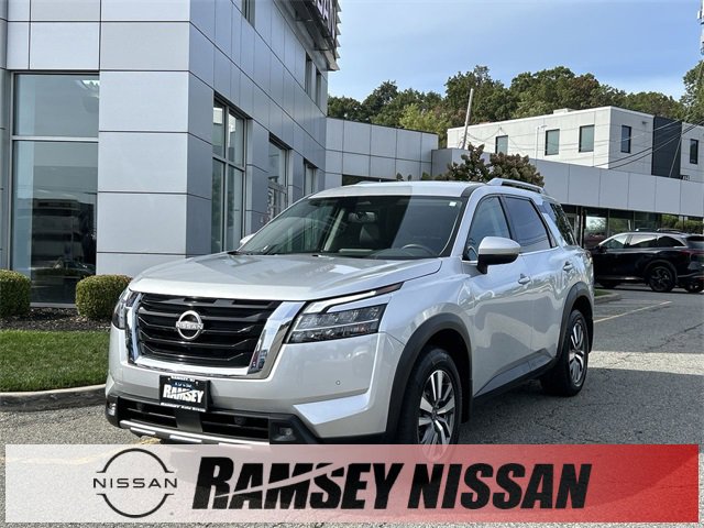 Certified 2022 Nissan Pathfinder SL