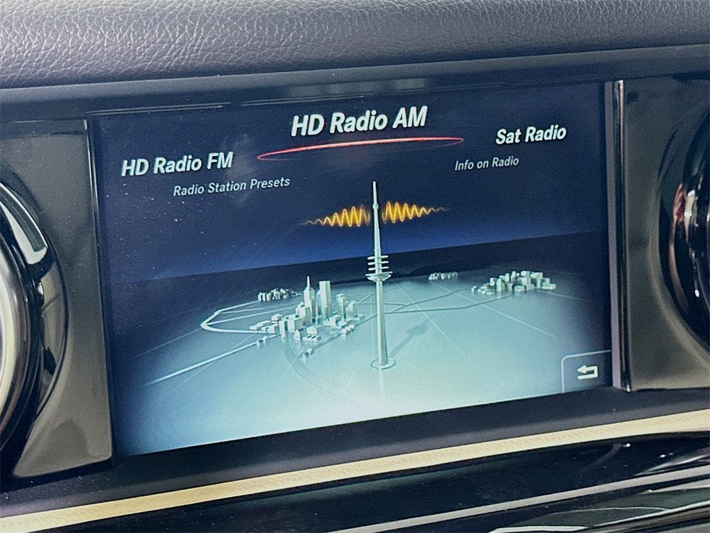 Used 2020 Mercedes-Benz SLC 300 image 25