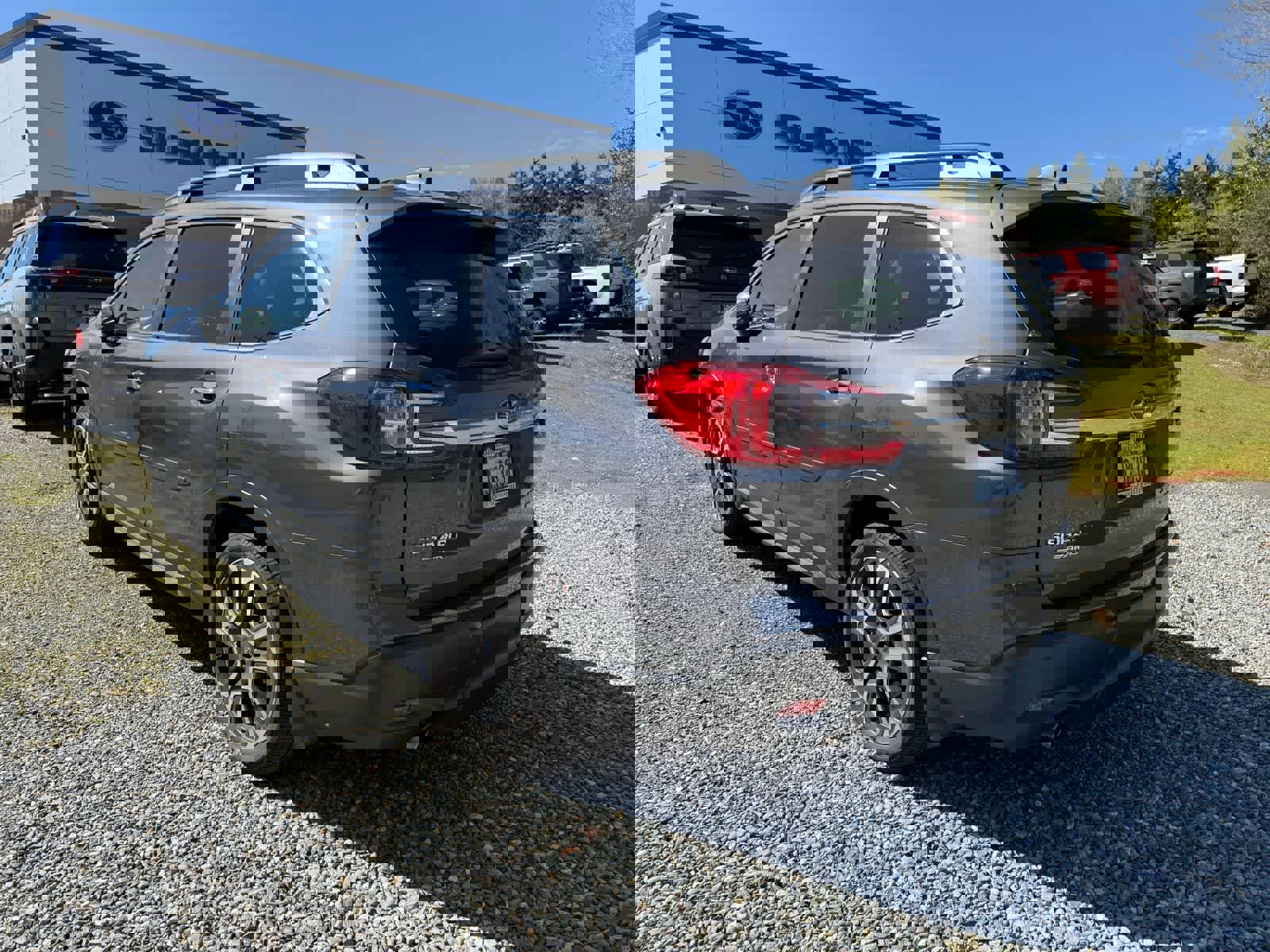 Used 2023 Subaru Ascent Touring AWD/4WD image 2