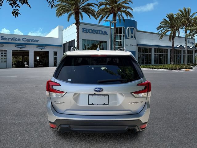 Used 2020 Subaru Forester Premium AWD/4WD image 7