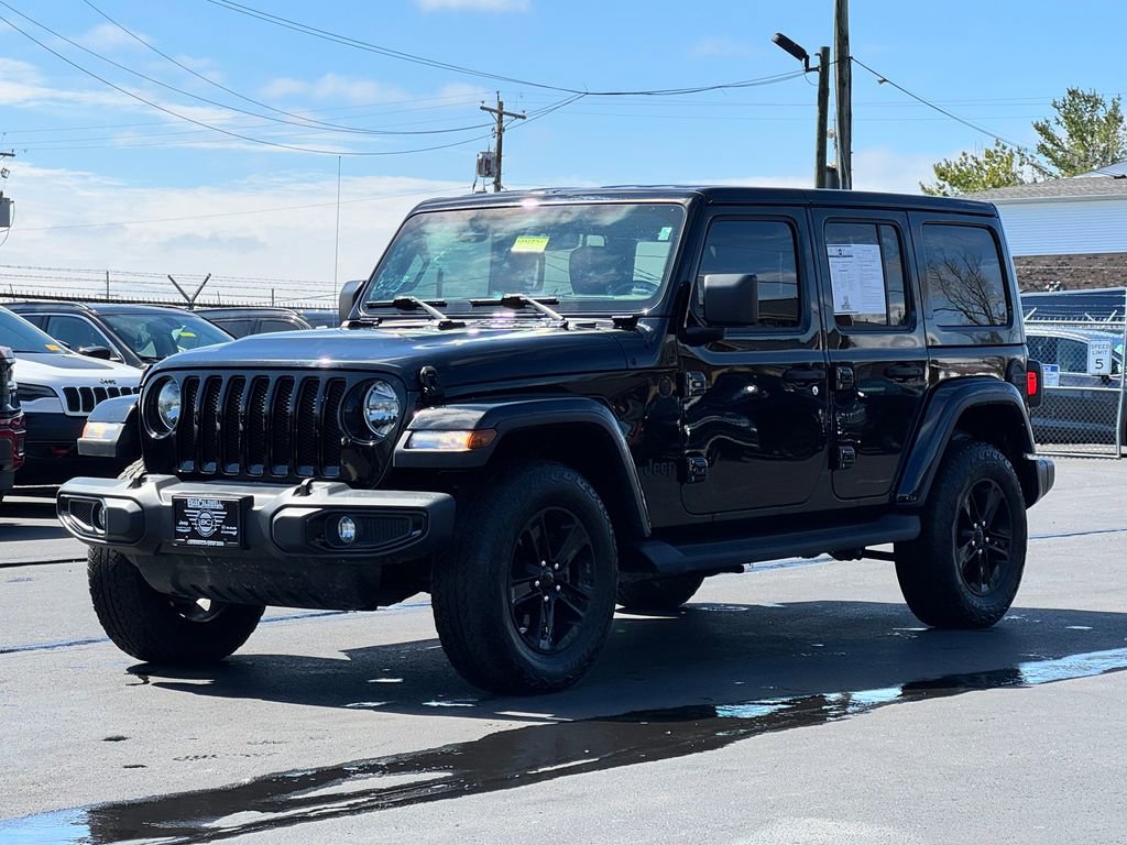 Used 2022 Jeep Wrangler Unlimited Sahara image 3