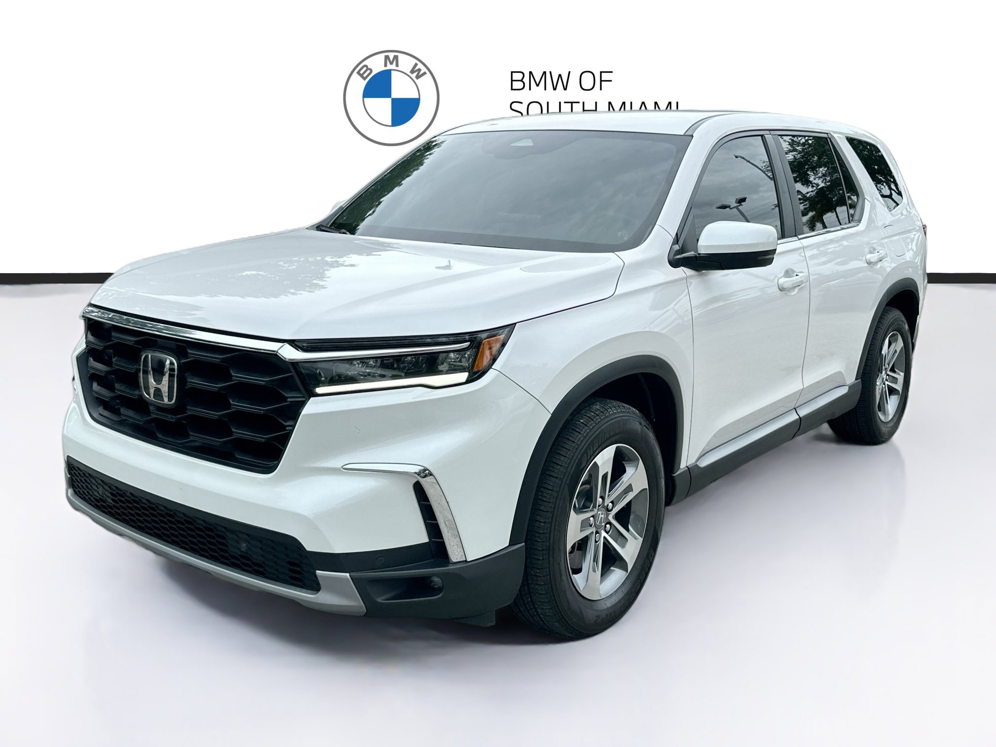 Used 2025 Honda Pilot EX-L image 3