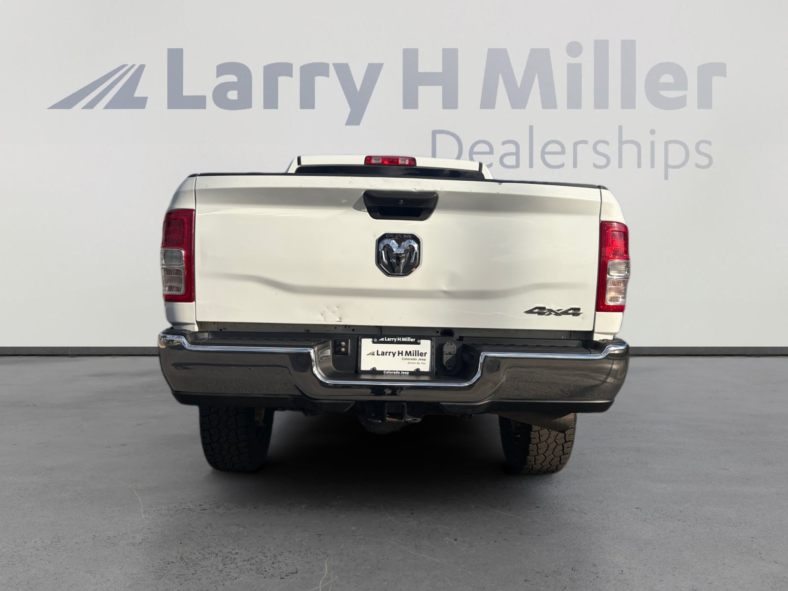 Used 2023 RAM 2500 Tradesman w/ Chrome Appearance Group AWD/4WD image 4