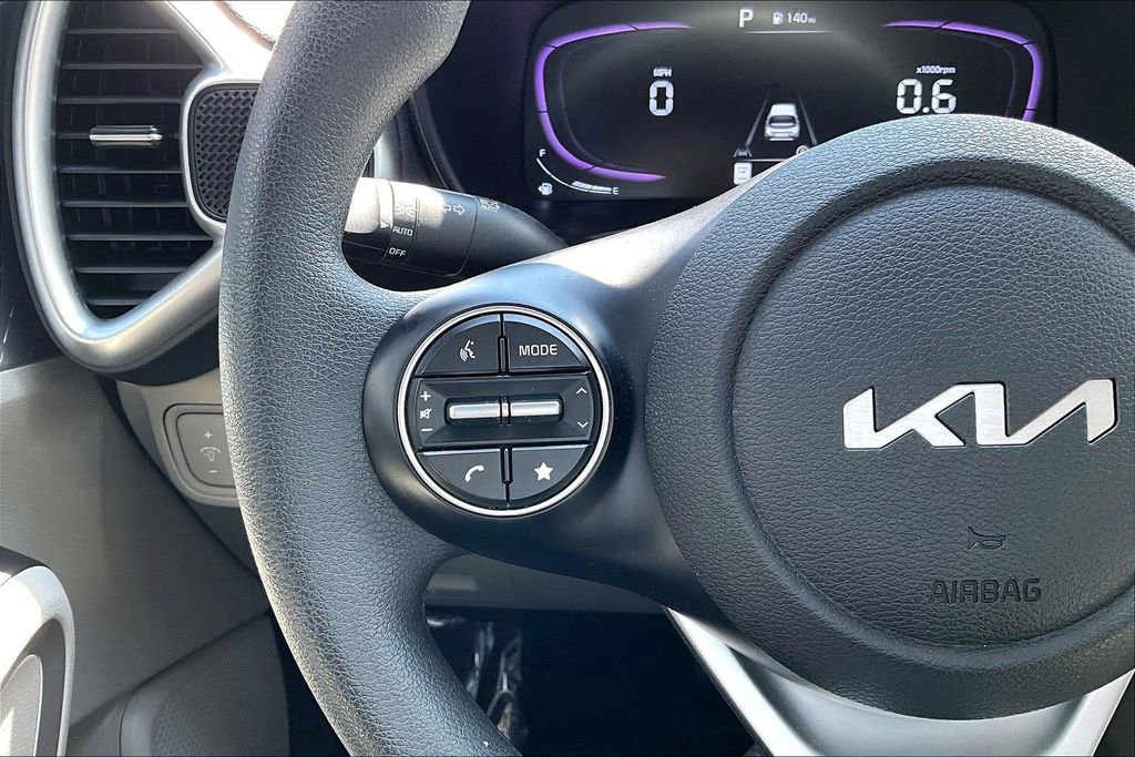 Used 2025 Kia Soul LX image 17