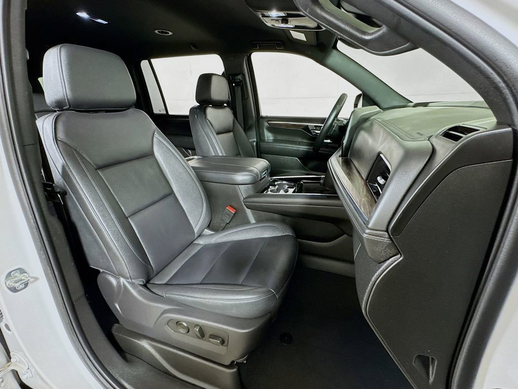 Certified 2025 Chevrolet Suburban Z71 AWD/4WD image 27