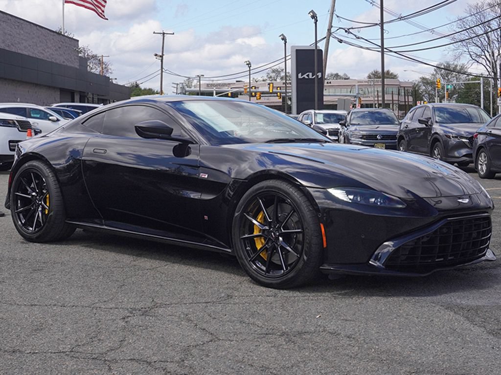 Used 2020 Aston Martin V8 Vantage Coupe RWD image 2