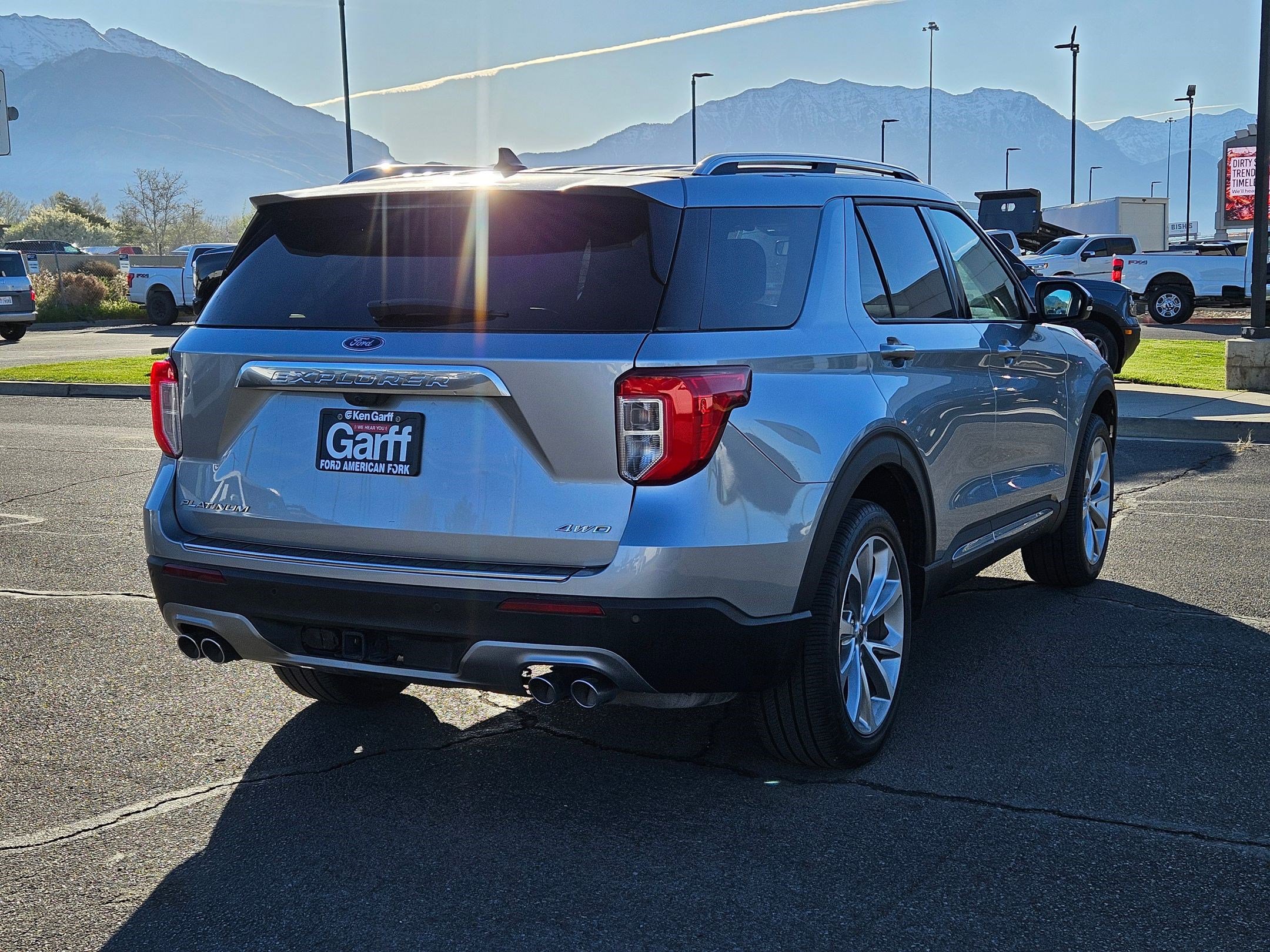 Used 2023 Ford Explorer Platinum w/ Technology Package image 3
