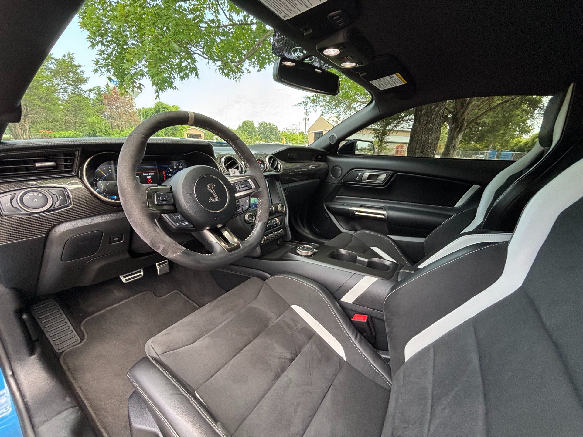 Used 2020 Ford Mustang Shelby GT500 w/ Carbon Fiber Track Pack RWD image 10