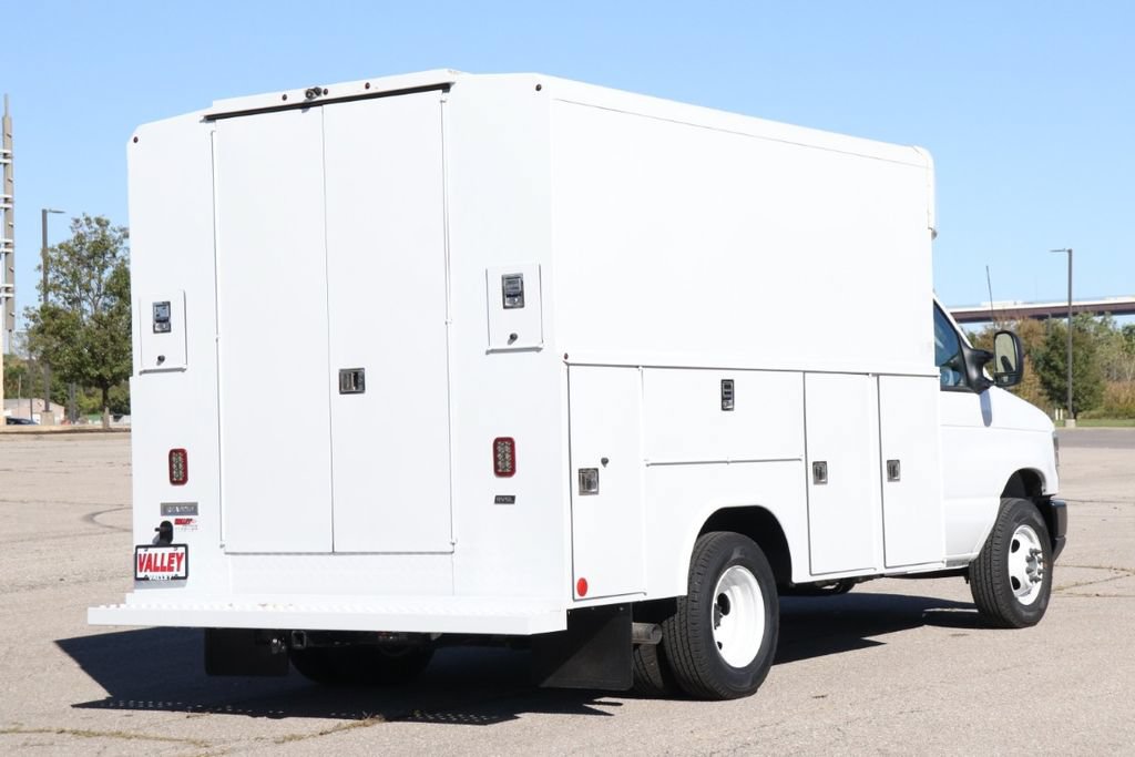 New 2026 Ford E-350 and Econoline 350 Super Duty w/ Power Equipment Group RWD image 8