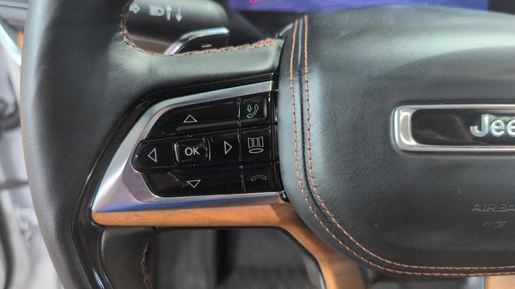 Used 2024 Jeep Grand Cherokee Summit AWD/4WD image 11