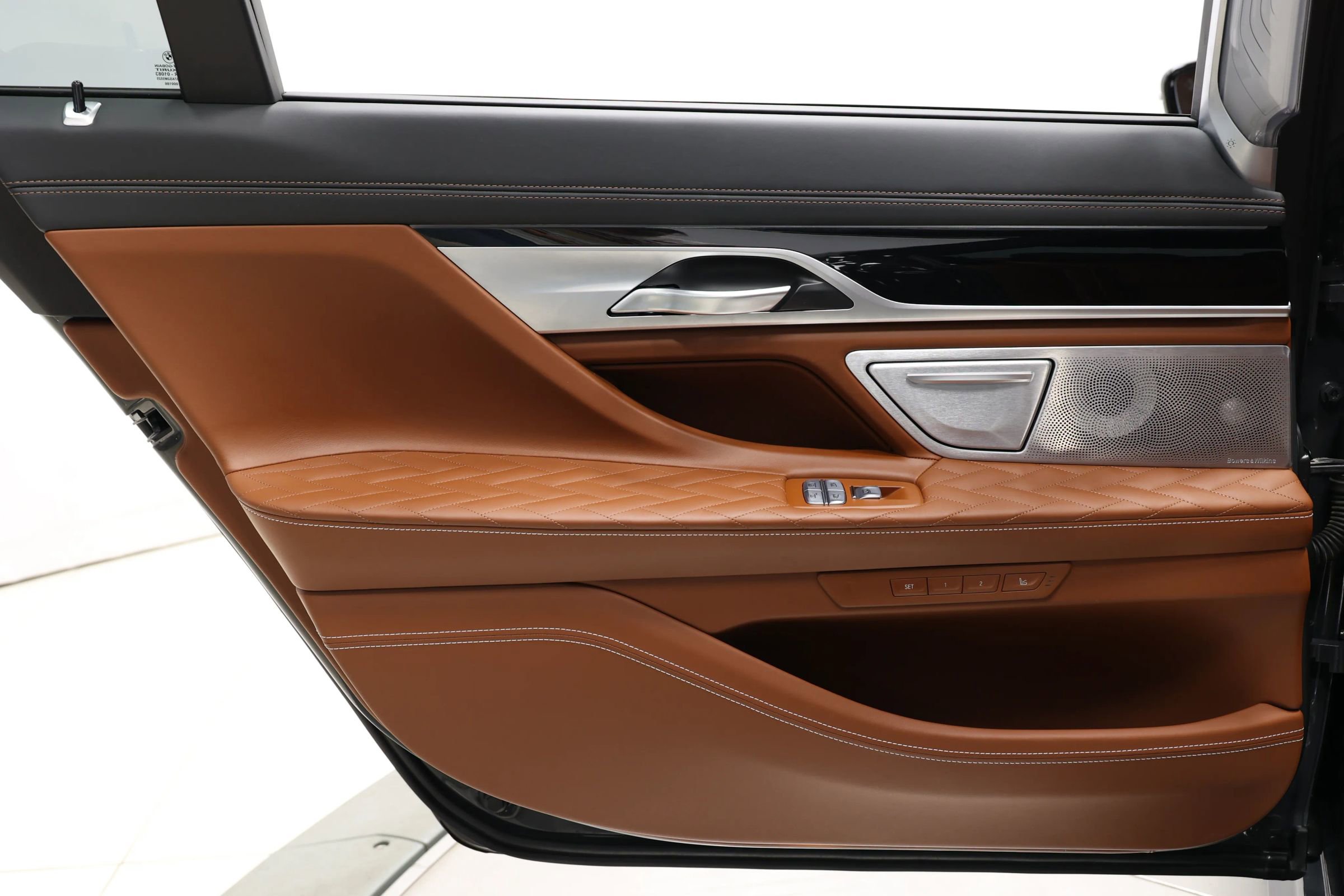 Used 2022 BMW M760i xDrive w/ Luxury Rear Seating Package image 51