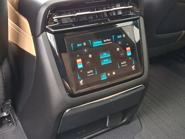 Certified 2026 Cadillac Escalade IQL Sport 2 w/ LPO, Premium Carpet Package AWD/4WD image 9