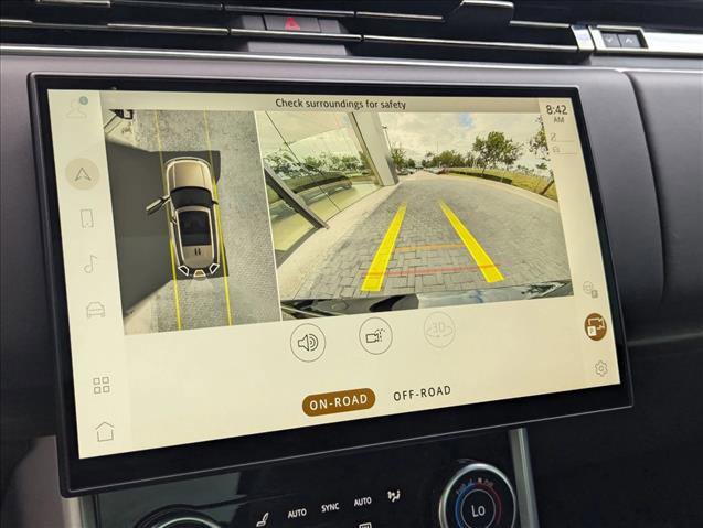 Used 2023 Land Rover Range Rover SE AWD/4WD image 13