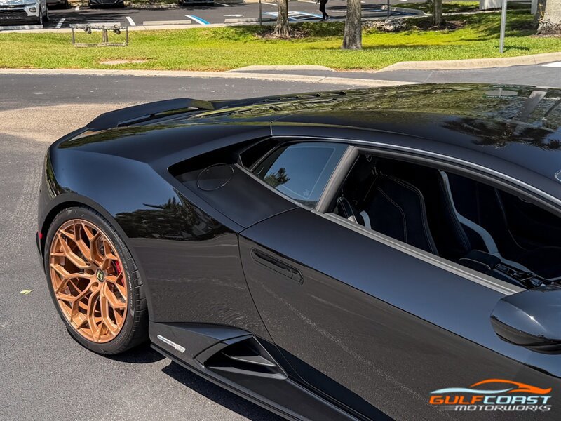 Used 2022 Lamborghini Huracan EVO RWD image 60