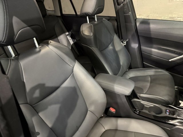 Used 2022 Toyota Corolla Cross XLE w/ Convenience Package image 3