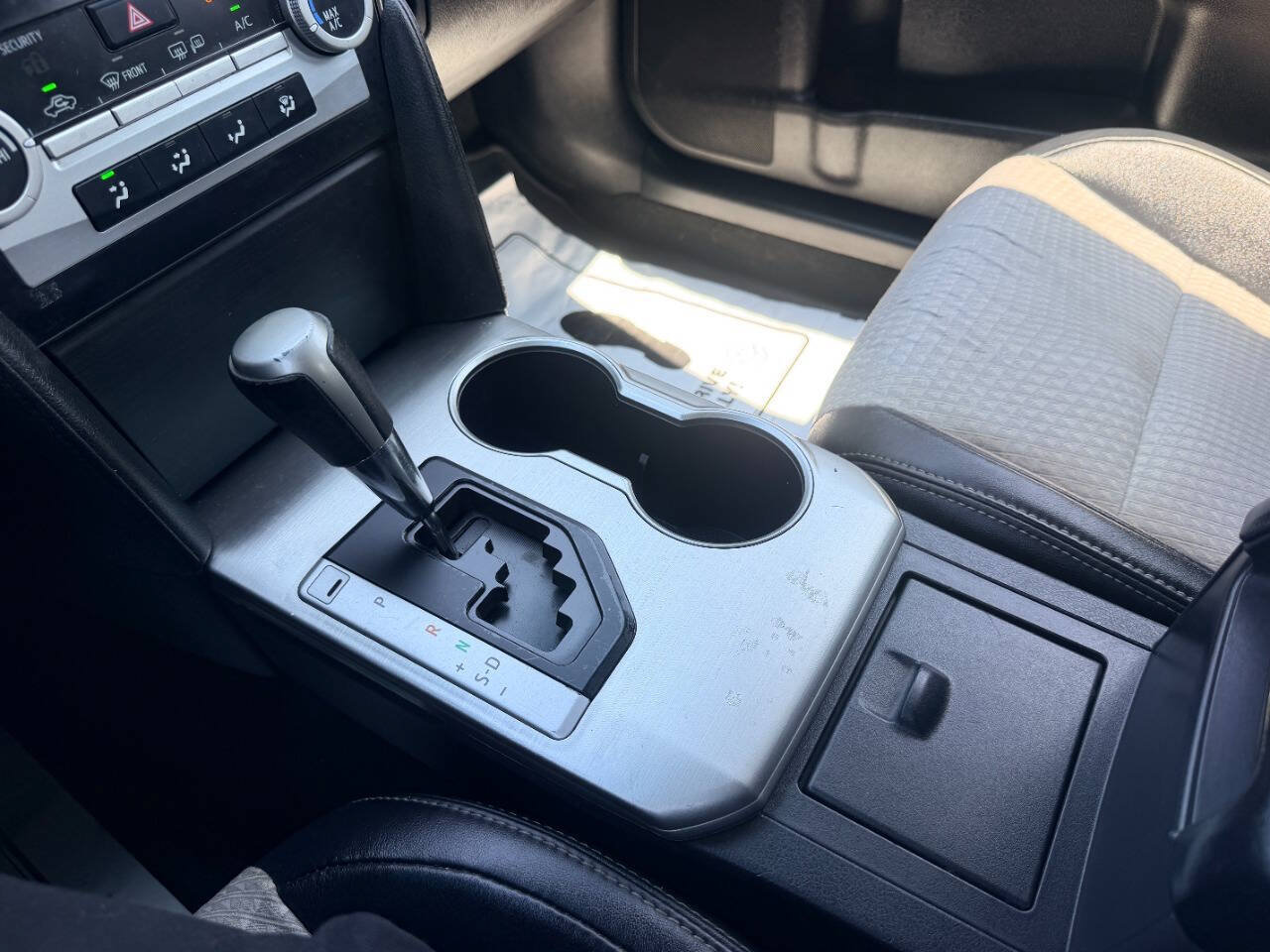 Used 2014 Toyota Camry SE FWD image 42