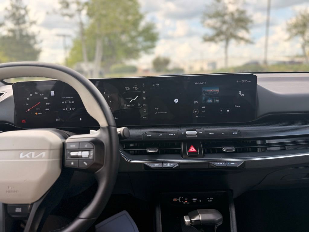 Used 2025 Kia K4 GT-Line w/ GT-Line Premium Package image 19