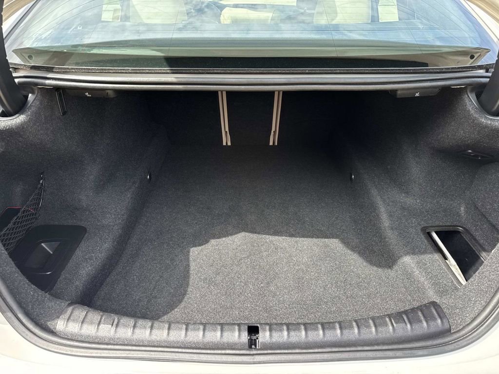 Used 2020 BMW 530i w/ M Sport Package RWD image 10