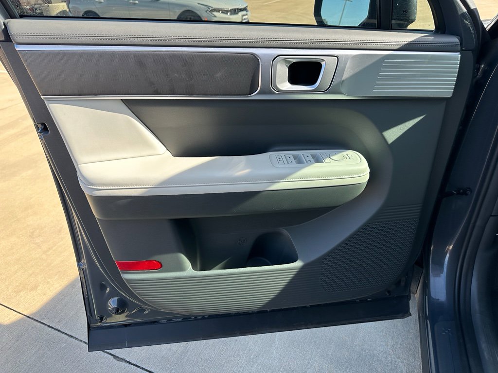 Used 2025 Hyundai Santa Fe SEL image 9