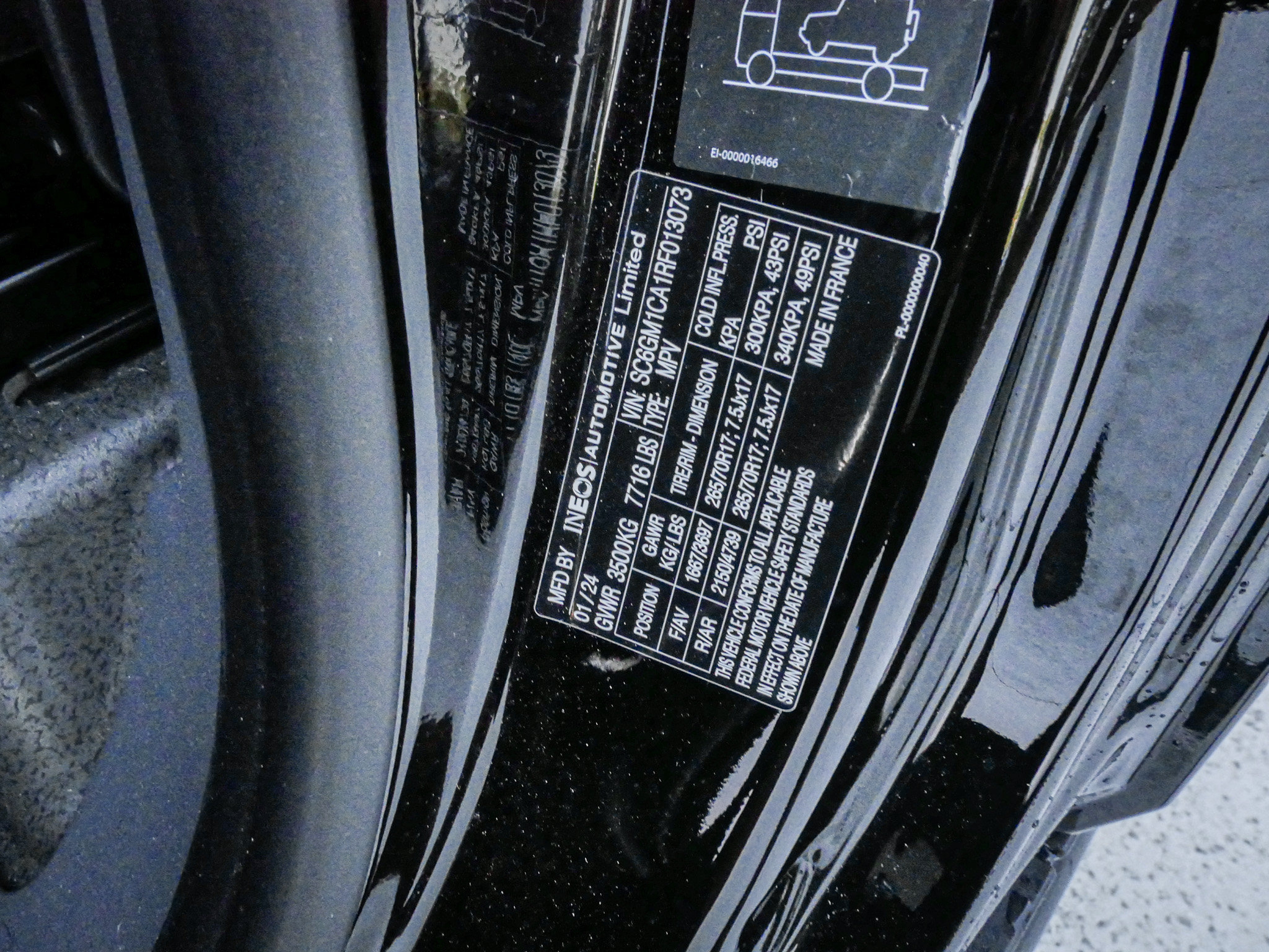 Used 2024 INEOS Grenadier Station Wagon AWD/4WD image 32