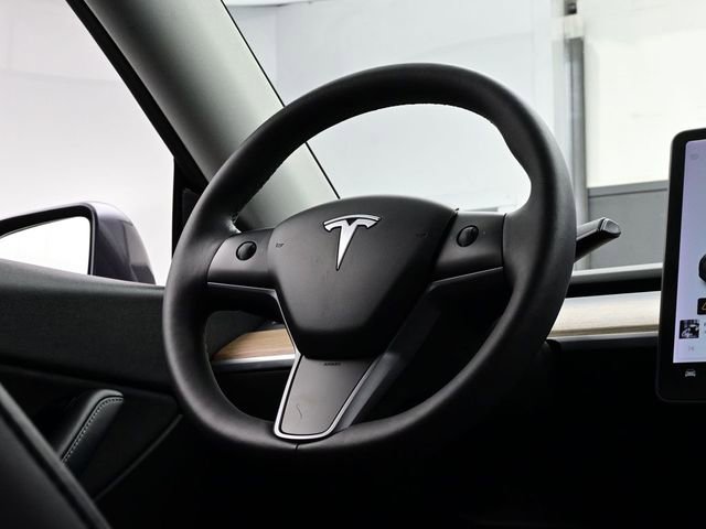 Used 2021 Tesla Model Y Long Range image 18