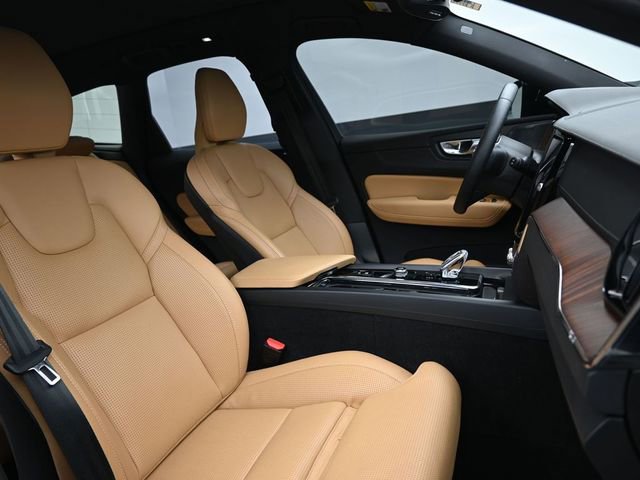 Used 2023 Volvo XC60 B6 Ultimate w/ Climate Package AWD/4WD image 37