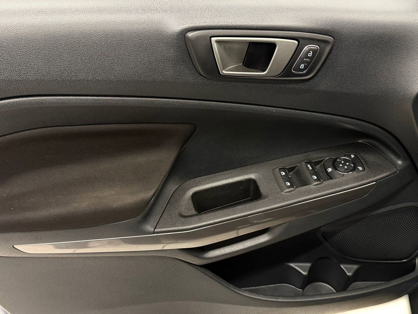 Used 2021 Ford EcoSport SE image 11
