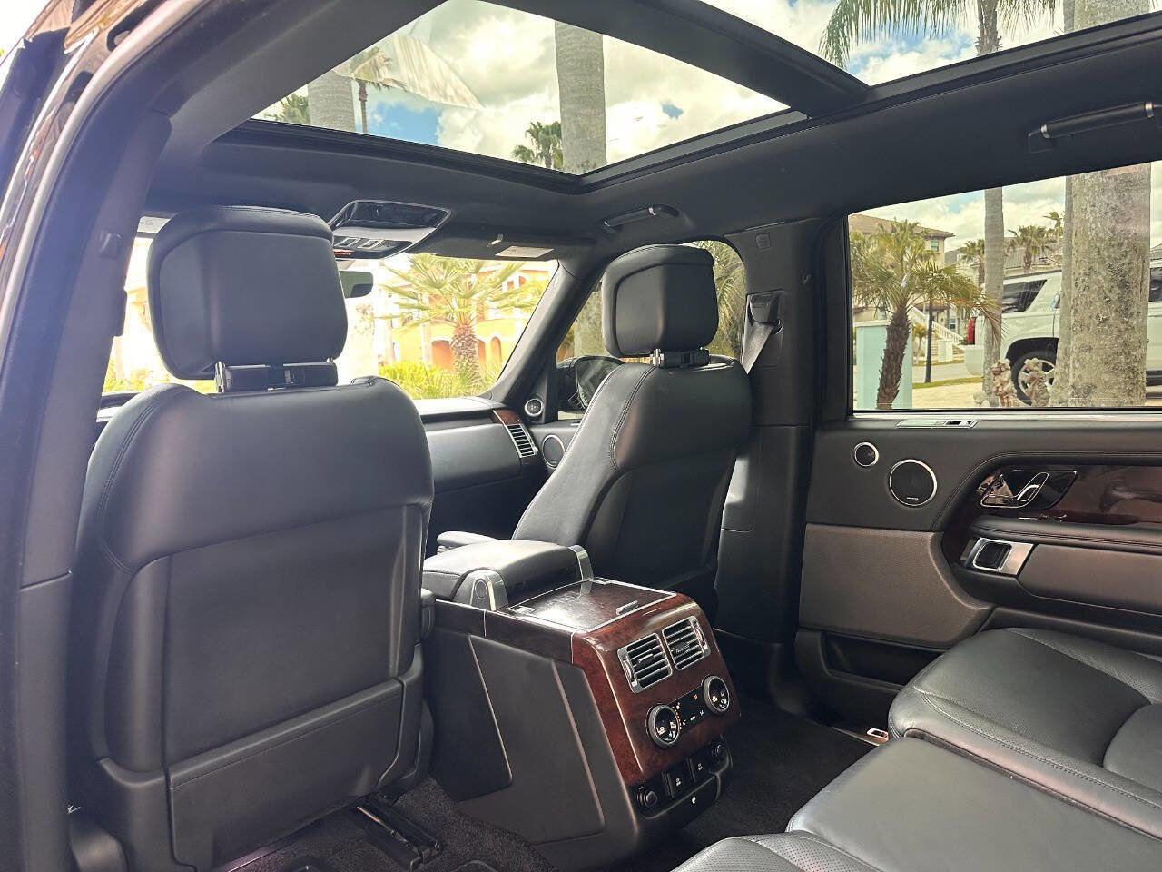 Used 2019 Land Rover Range Rover Long Wheelbase Supercharged image 67