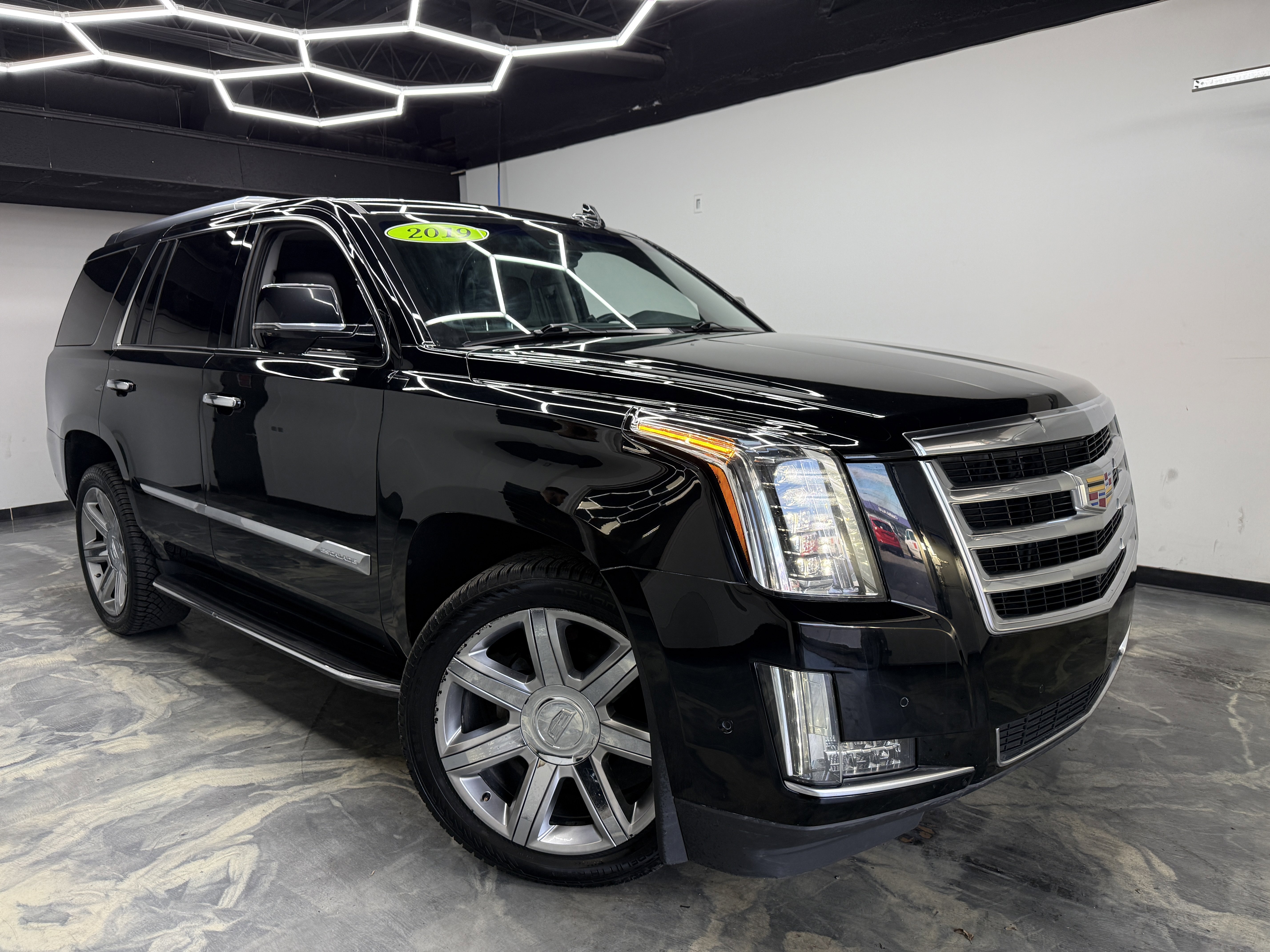 Used 2019 Cadillac Escalade Luxury image 6