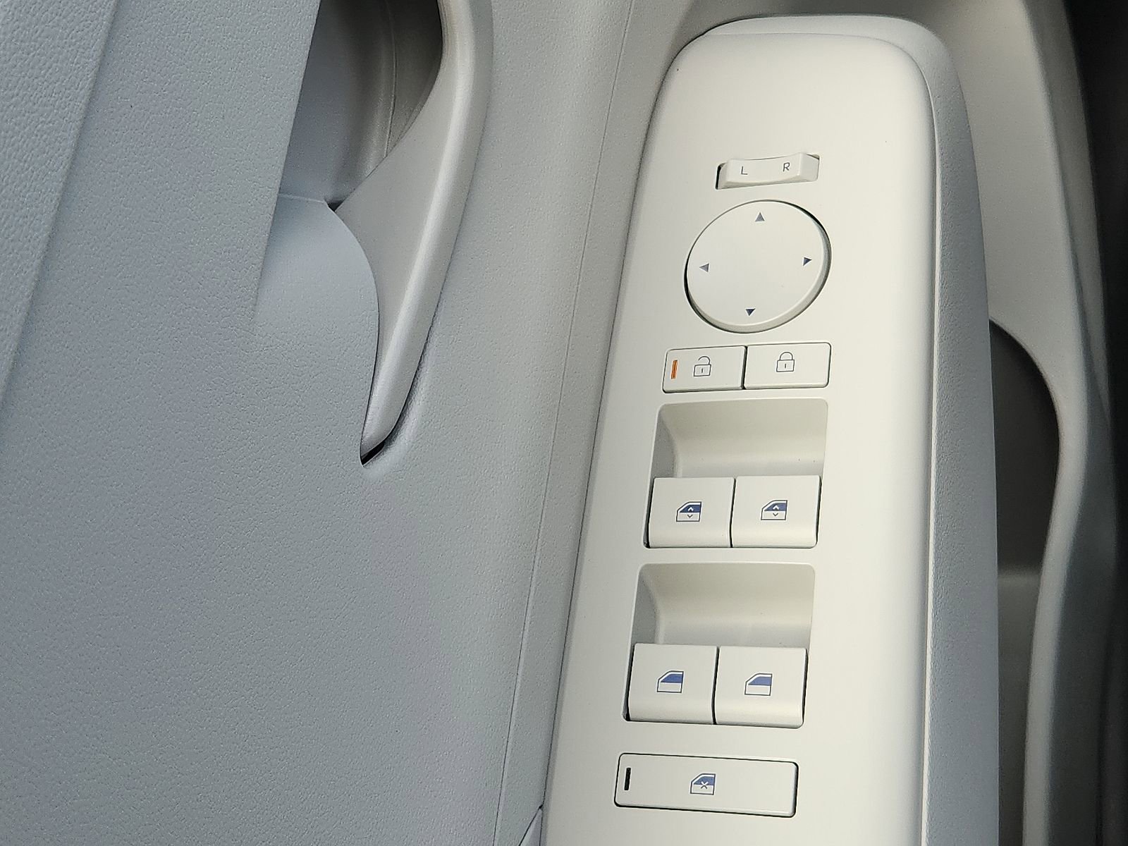 New 2026 Hyundai Kona SEL Sport FWD image 17