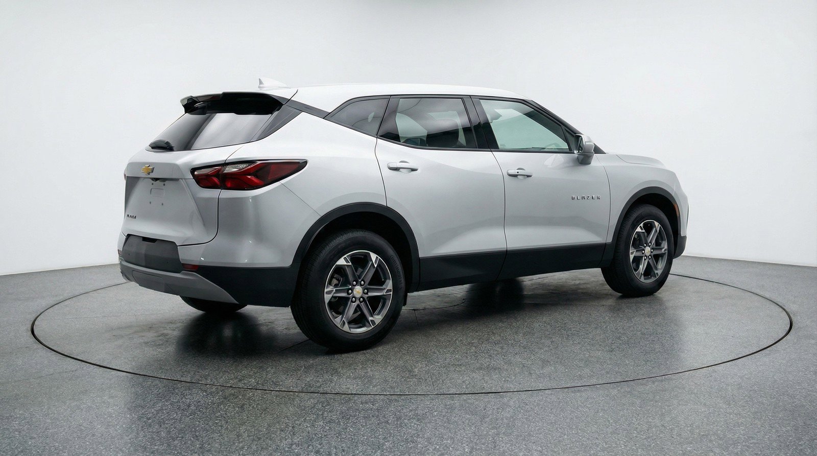 Used 2025 Chevrolet Blazer LT image 9