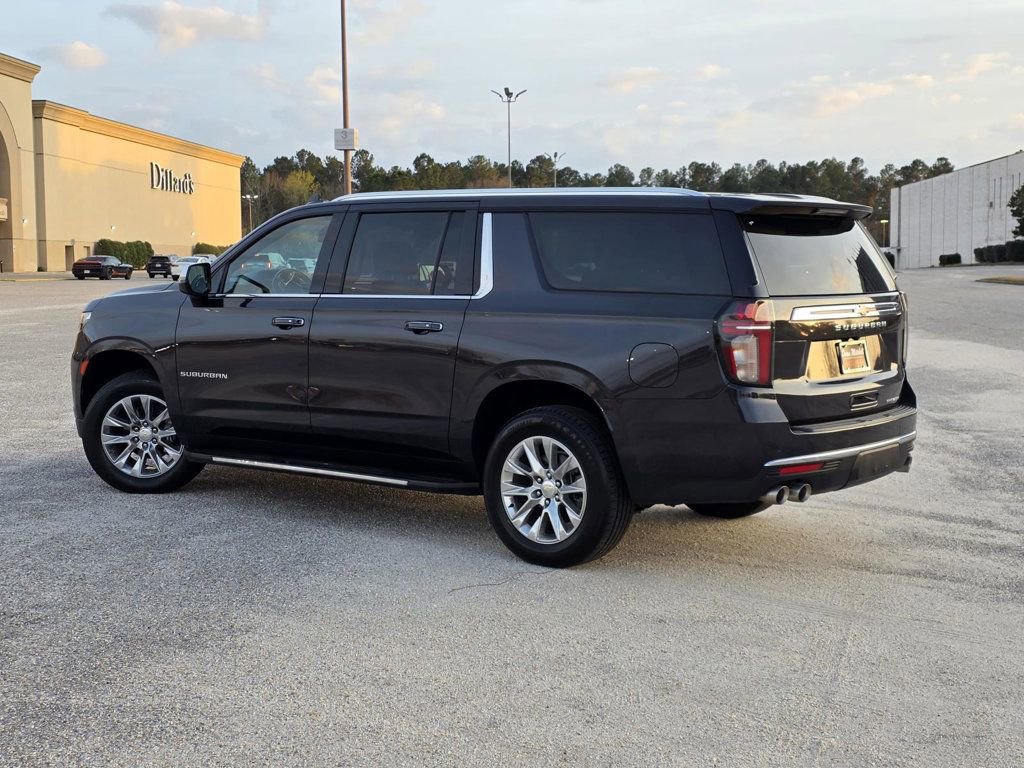 Used 2022 Chevrolet Suburban Premier RWD image 4