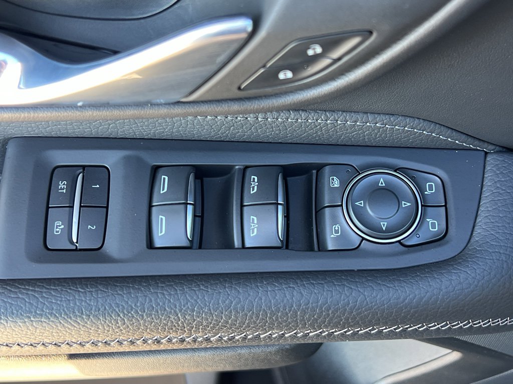 Used 2024 GMC Yukon Denali AWD/4WD image 15