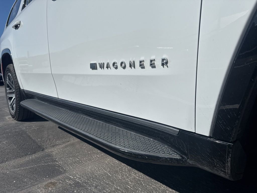 Certified 2024 Jeep Wagoneer L Series II w/ Flexible Seating Group image 4