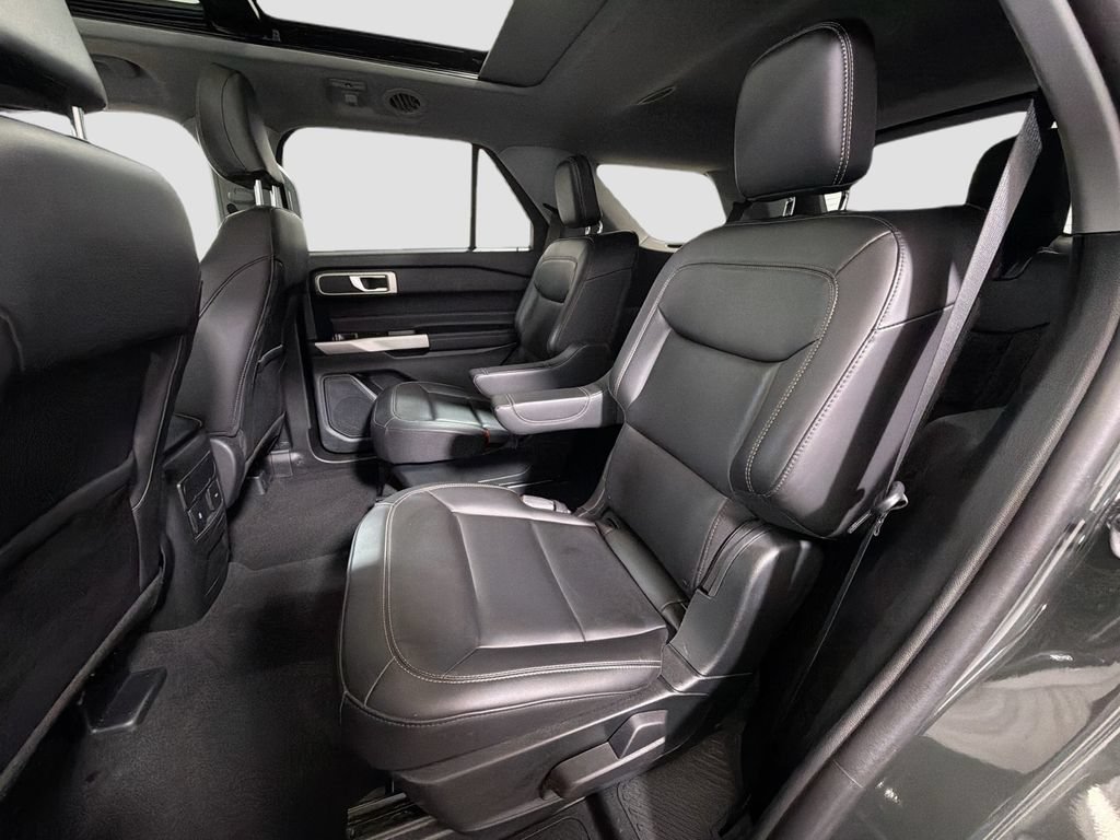 Used 2023 Ford Explorer XLT w/ Equipment Group 202A AWD/4WD image 26