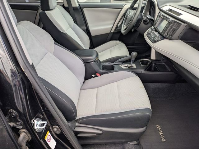 Used 2017 Toyota RAV4 XLE AWD/4WD image 29