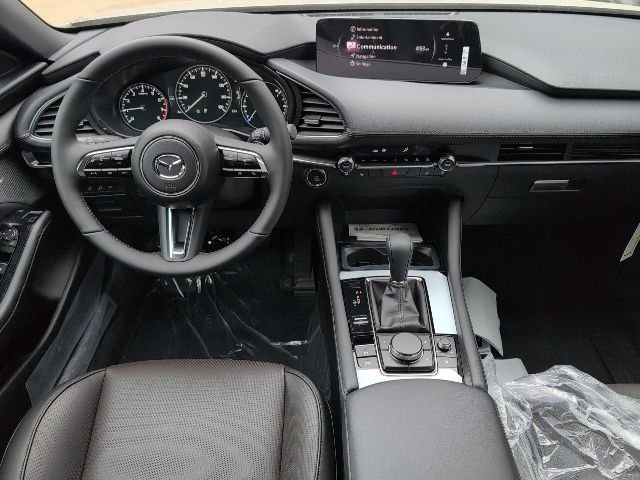 New 2026 MAZDA MAZDA3 Hatchback w/Premium Plus Pkg image 4