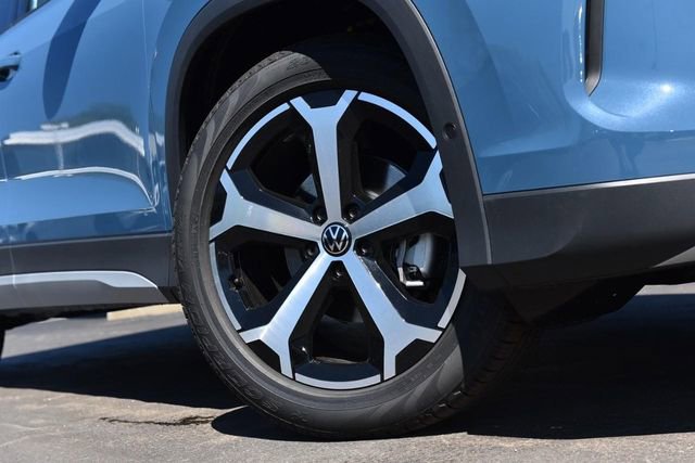 New 2026 Volkswagen Tiguan SE image 3