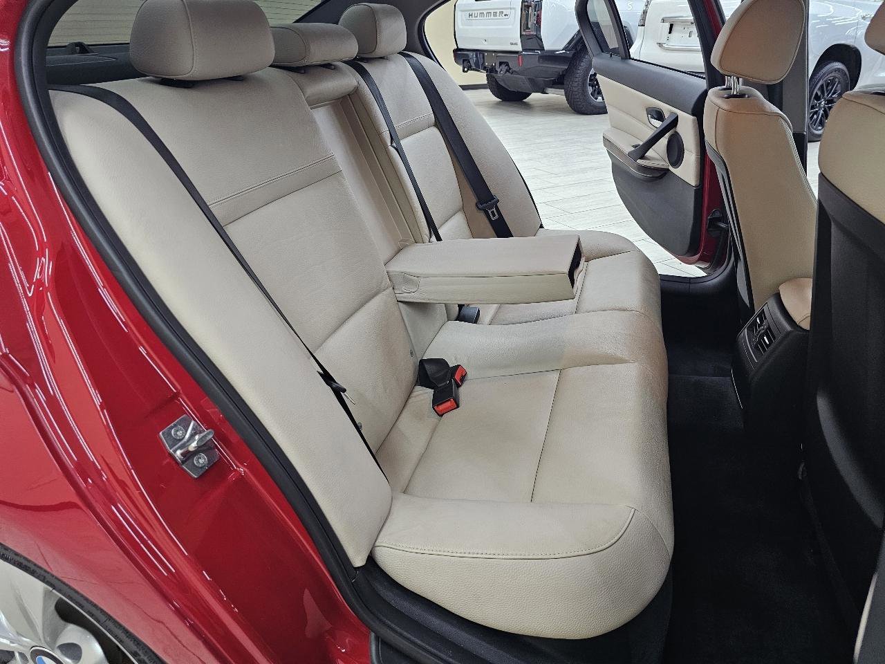Used 2011 BMW 335i Sedan RWD image 22