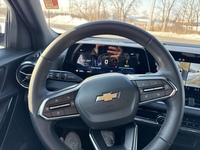 Used 2025 Chevrolet Equinox LT w/ Safety and Technology Package image 41