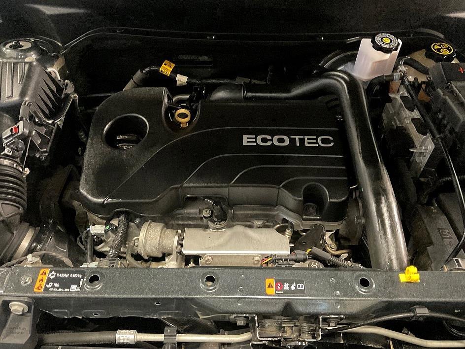 Used 2020 Chevrolet Equinox LS w/ LS Convenience Package image 11