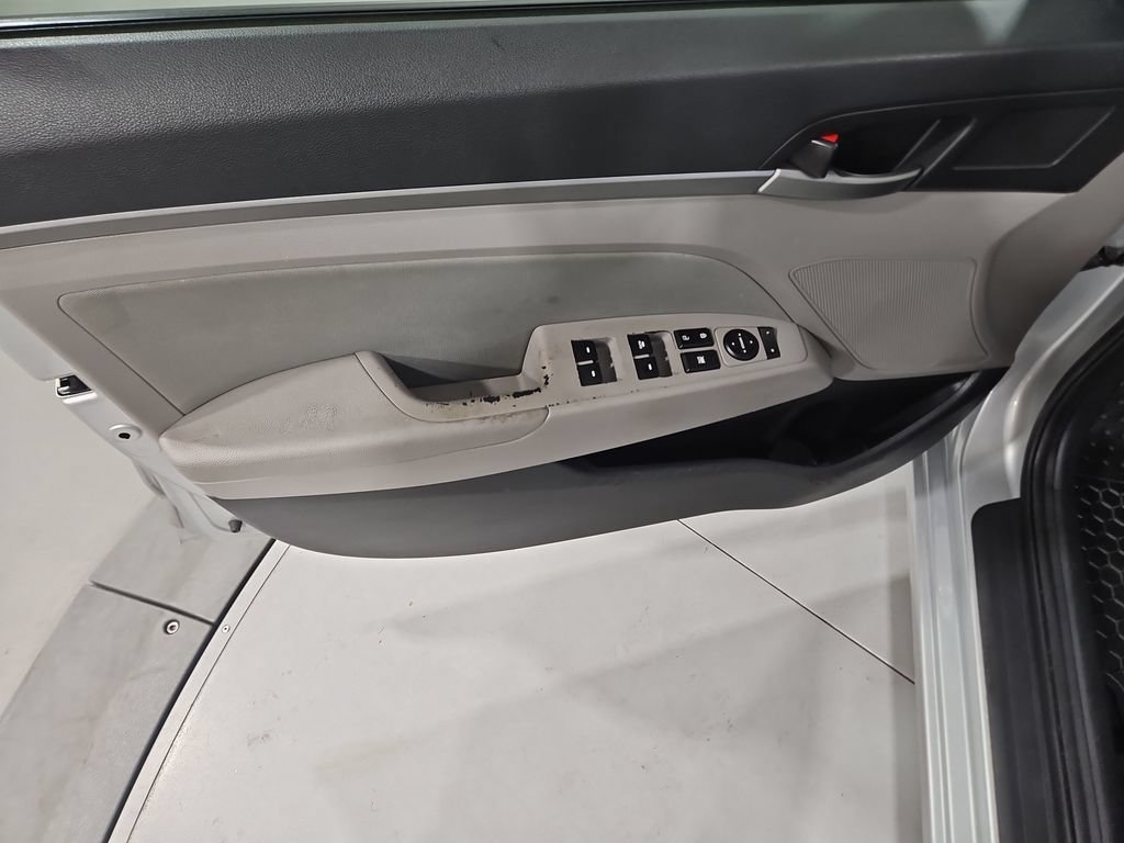 Used 2018 Hyundai Elantra Value Edition w/ Cargo Package FWD image 11