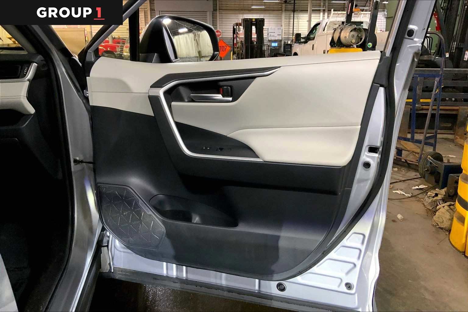 Used 2019 Toyota RAV4 XLE image 22