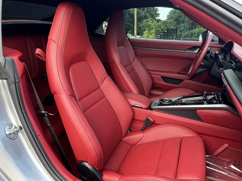 Used 2025 Porsche 911 Carrera image 37